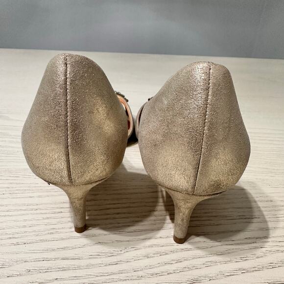 Badgley Mischka Petrina Gold Shoes Heels Pumps Designer Flaw Size 6.5 - Picture 6 of 10